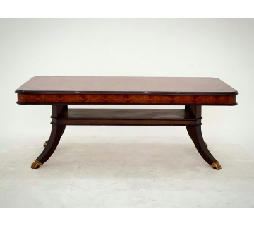 Lion steep dining table