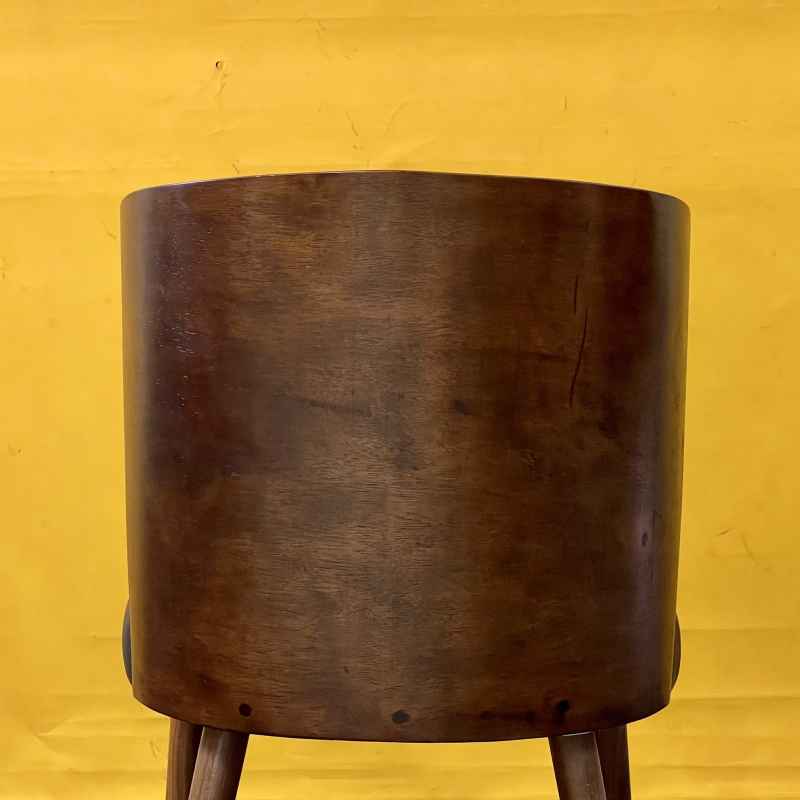 Ghế lưng cong