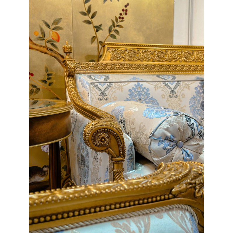 Le Château Bleu Sofa set.