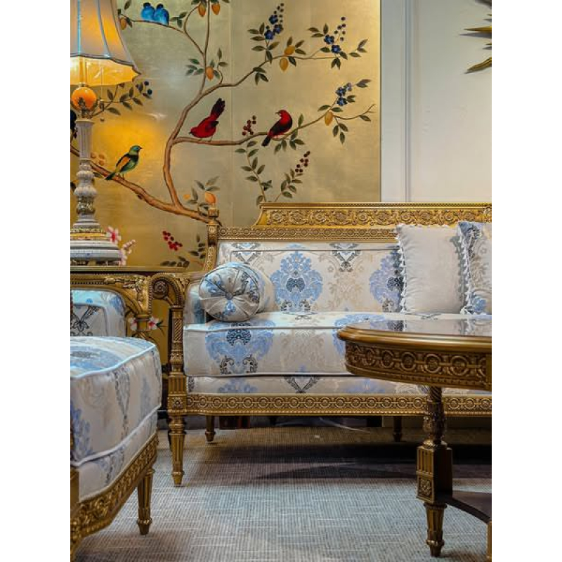 Le Château Bleu Sofa set.