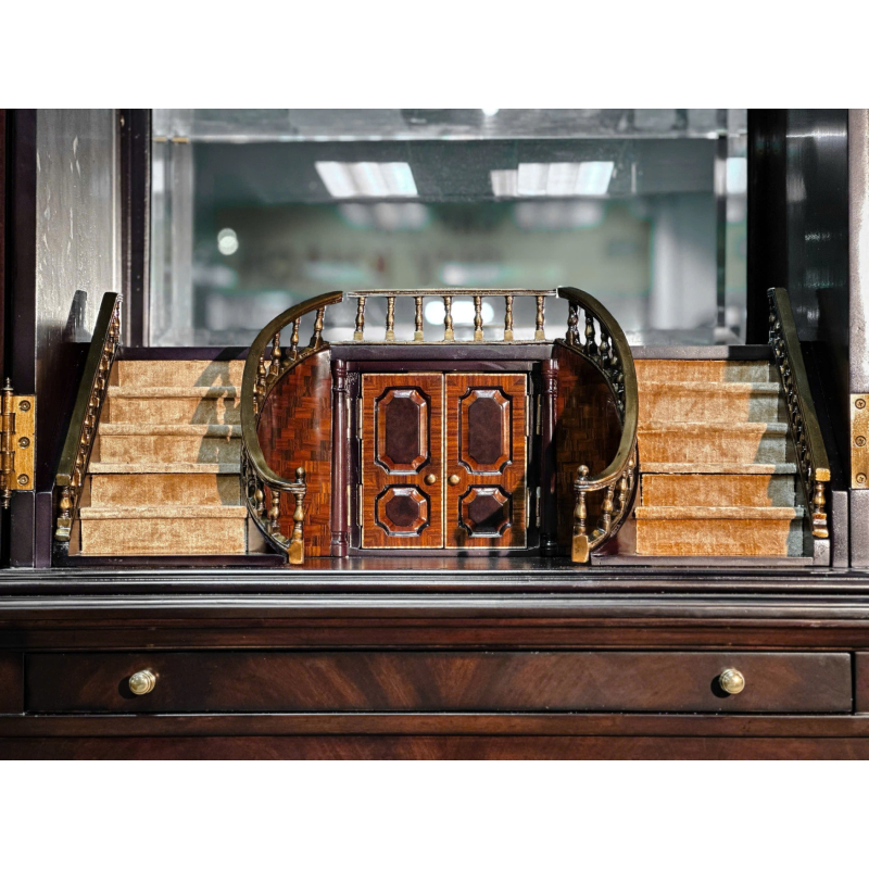 HOLLAND BAR CABINET 