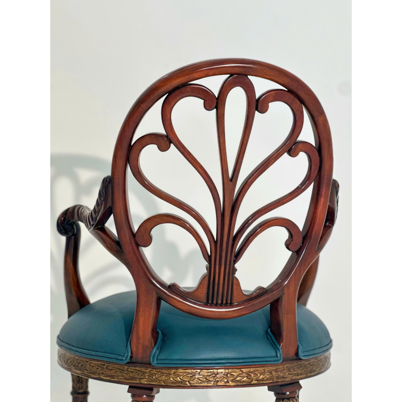 BP Ghế đuôi công